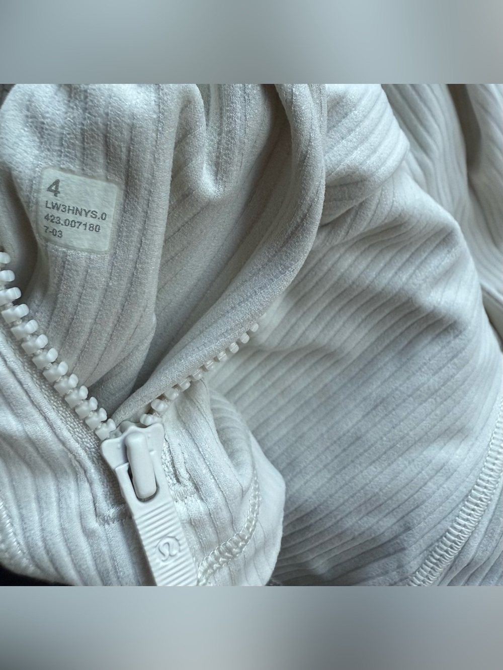 Lululemon Define Cropped Jacket Ribbed Nulu Shine Women’s Size 4 White Ivory - Picture 10 of 10
